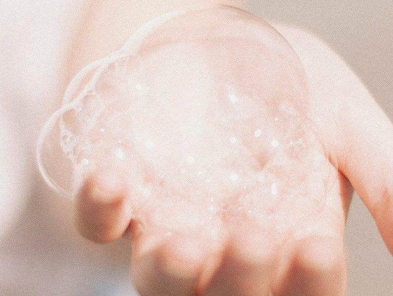 Peaux sensibles : la solution de la lessive bio