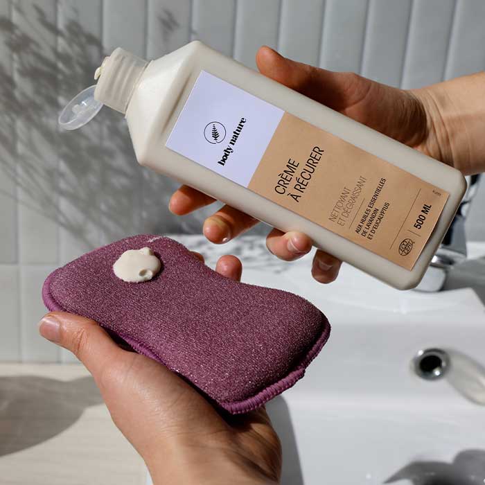 Nettoyant doux pour faire briller vos surfaces émaillées et en inox