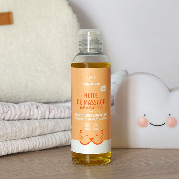 Huile de massage pour les bébés.