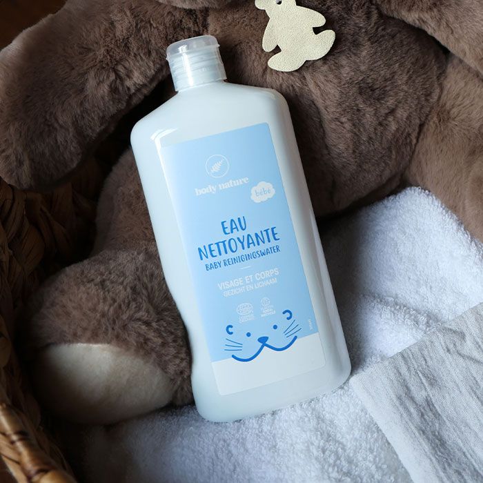 Flacon de l'Eau nettoyante sans rinçage pour visage et corps